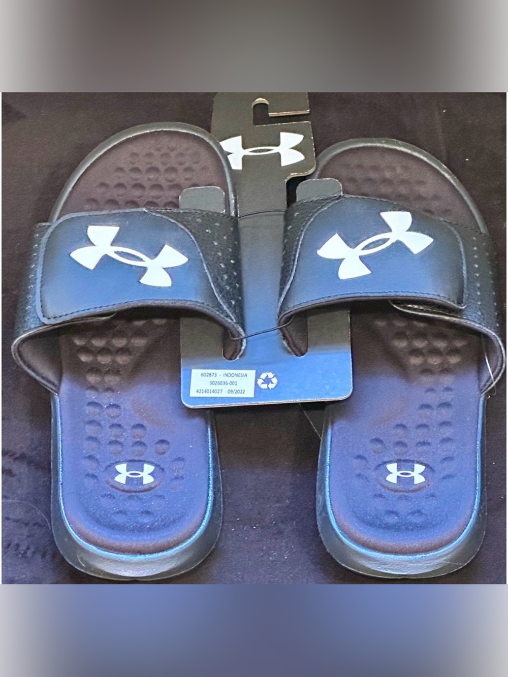 NEW Under Armour Youth Slides (Black / White)